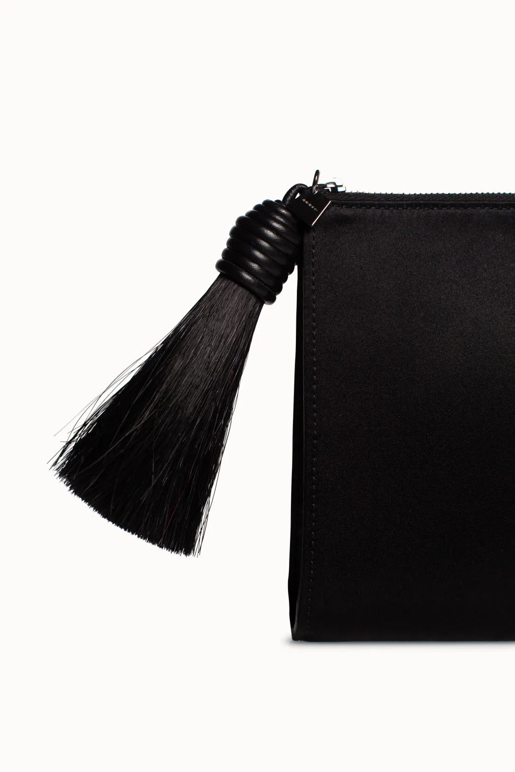 Tassel Pouch aus Satinstoff