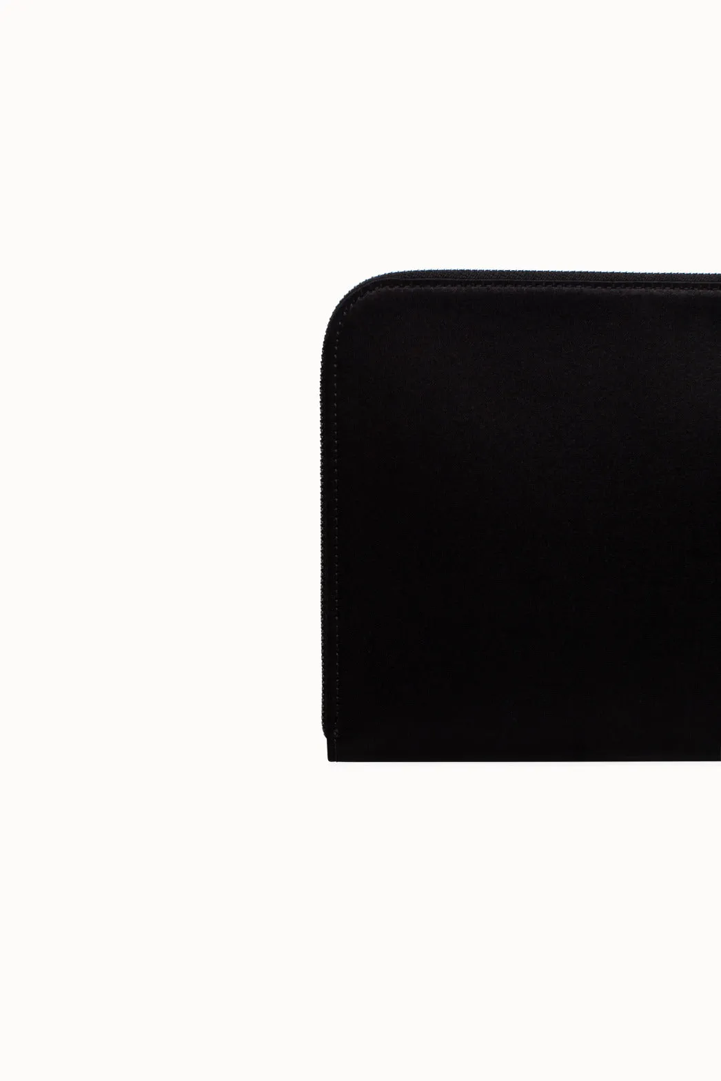 Tassel Pouch aus Satinstoff